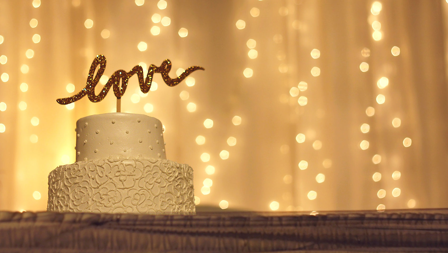 Wedding Cake with lights
